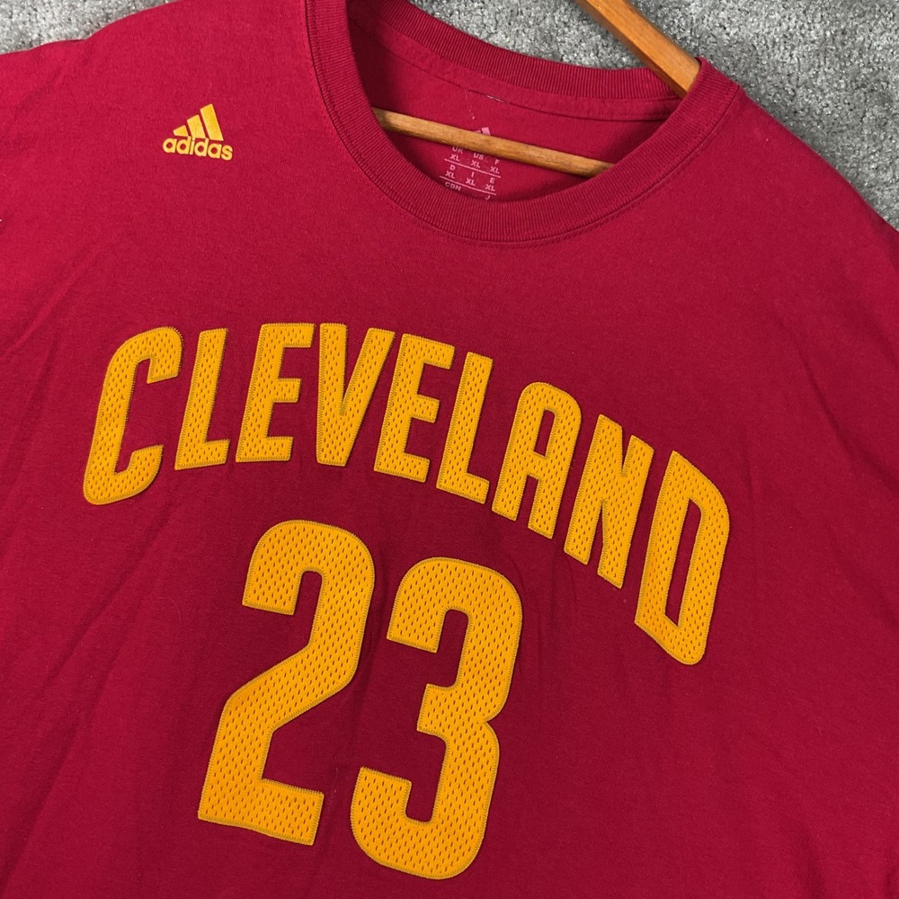 Adidas Cleveland Cavaliers LeBron James Mens XL Red Excellent NBA T-Shirt 23